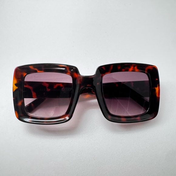 Tortoise Shell Square Sunglasses - Picture 3 of 8